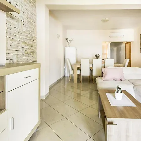 In With Wifi * Maslenica