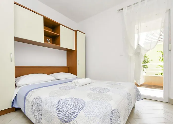 Appartement In With Wifi Maslenica